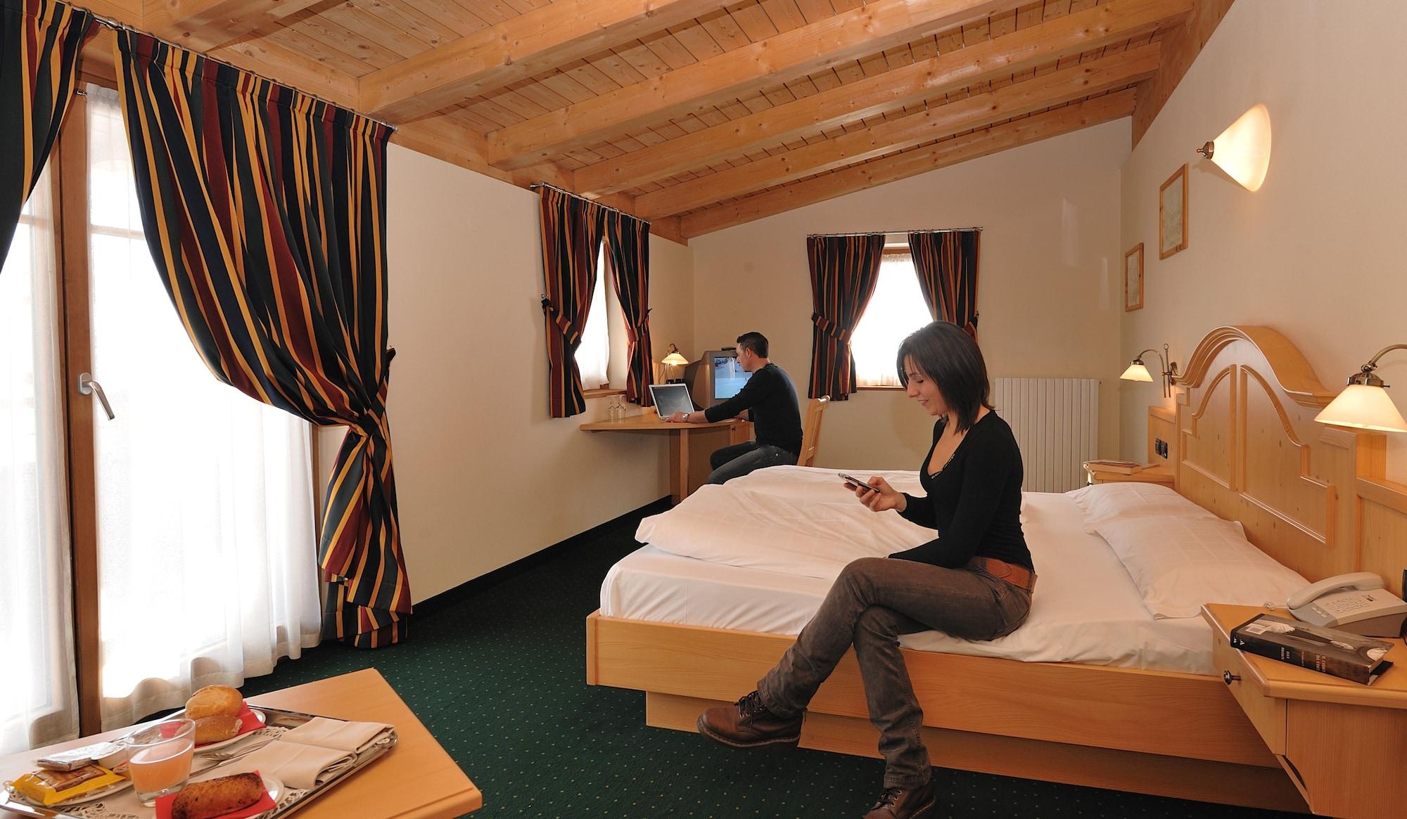 Hotel Touring Livigno Bagian luar foto