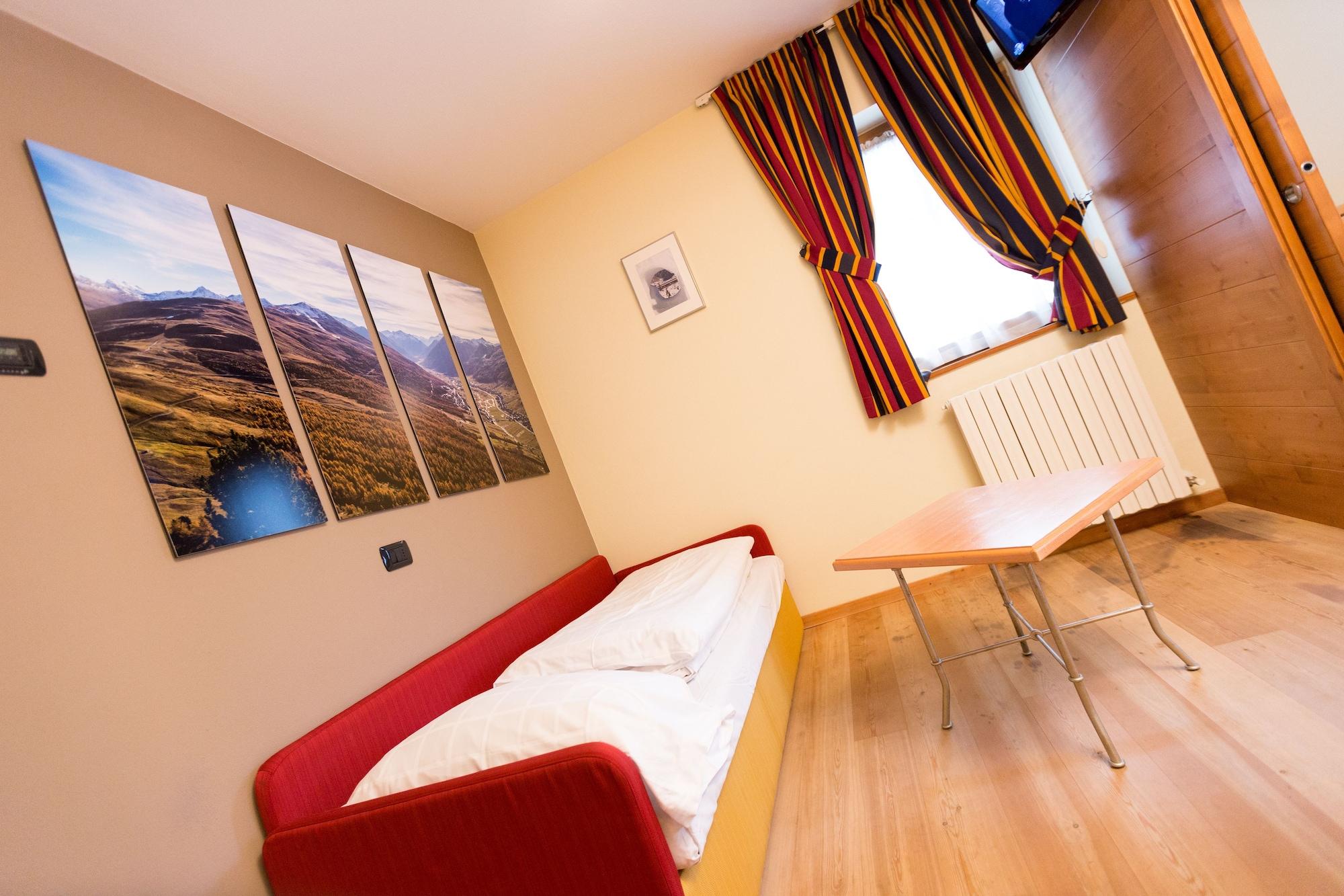 Hotel Touring Livigno Bagian luar foto