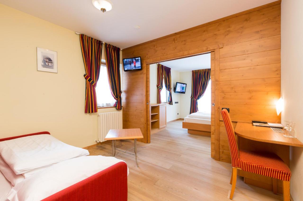 Hotel Touring Livigno Bagian luar foto