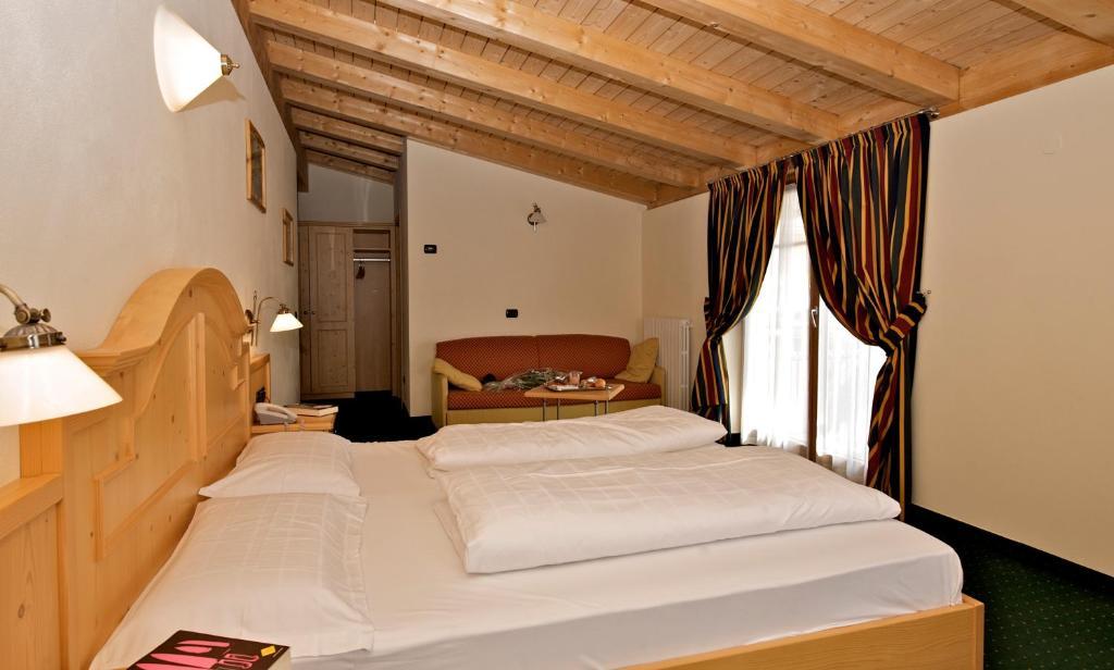 Hotel Touring Livigno Ruang foto