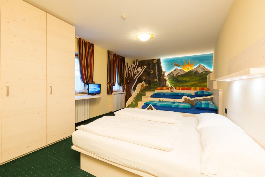 Hotel Touring Livigno Bagian luar foto